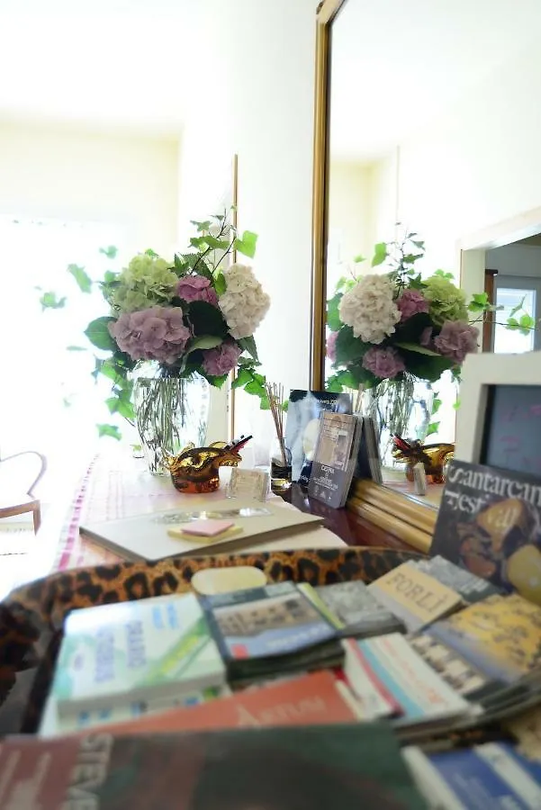 Bed And Breakfast Lucia 切塞纳 住宿加早餐酒店